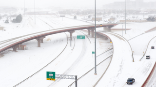 Hospitals in Texas Are Being Evacuated Due to Lack of Hot Water and Heat